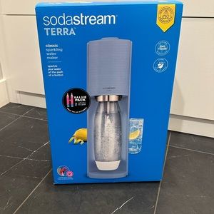 SodaStream Terra new in box with 2 cylinders